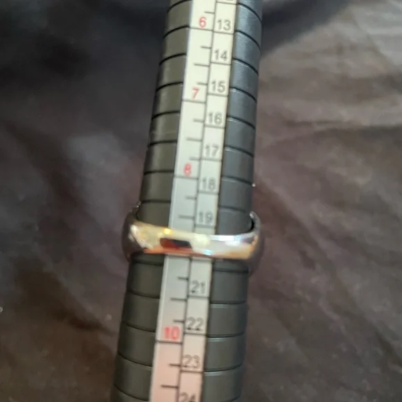 Unique cushion ring - Picture 5 of 5